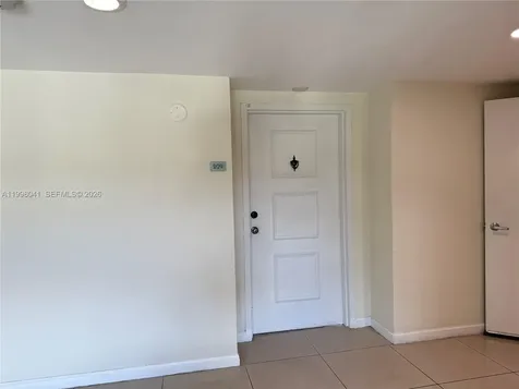 120 Lakeview Drive Weston FL 33326