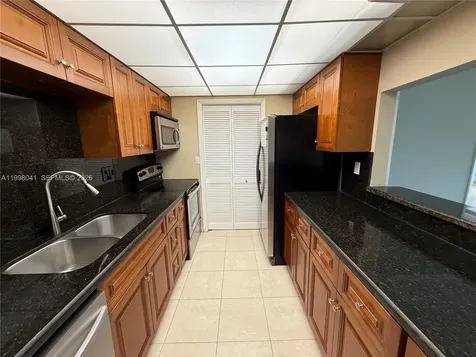 120 Lakeview Drive Weston FL 33326