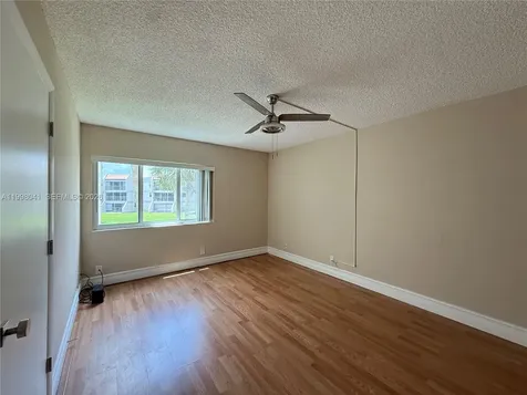 120 Lakeview Drive Weston FL 33326