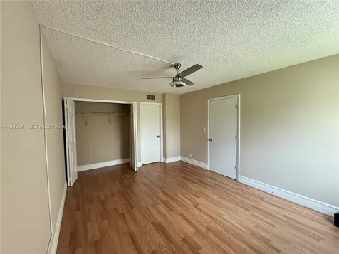 120 Lakeview Drive Weston FL 33326