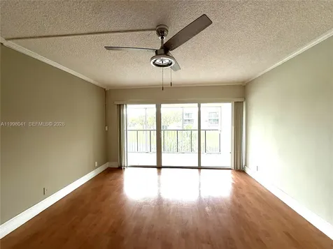 120 Lakeview Drive Weston FL 33326