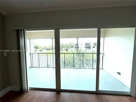 120 Lakeview Drive Weston FL 33326
