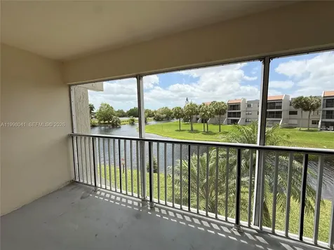 120 Lakeview Drive Weston FL 33326