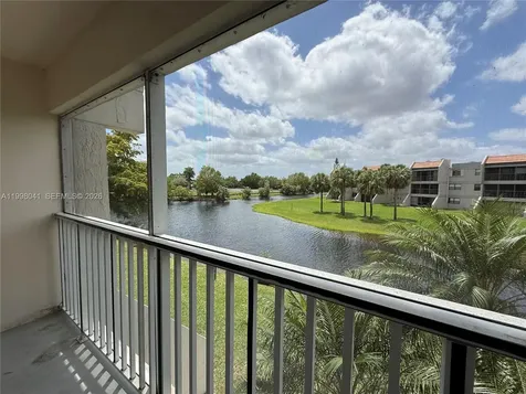 120 Lakeview Drive Weston FL 33326