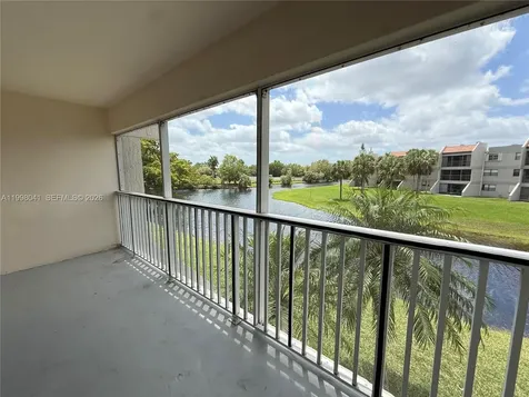 120 Lakeview Drive Weston FL 33326