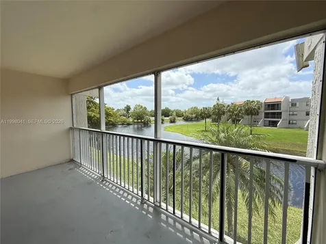 120 Lakeview Drive Weston FL 33326