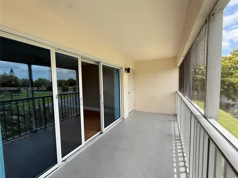 120 Lakeview Drive Weston FL 33326
