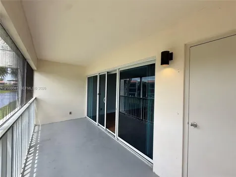 120 Lakeview Drive Weston FL 33326