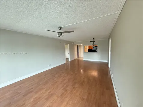 120 Lakeview Drive Weston FL 33326