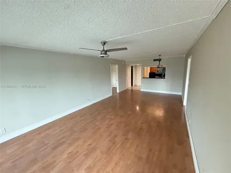120 Lakeview Drive Weston FL 33326