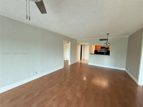 120 Lakeview Drive Weston FL 33326