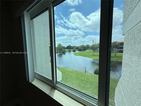 120 Lakeview Drive Weston FL 33326