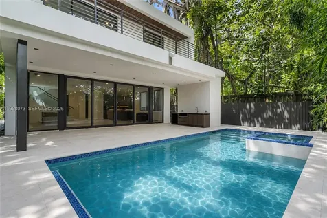 3983 Kumquat Avenue Miami FL 33133