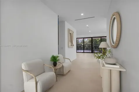 3983 Kumquat Avenue Miami FL 33133