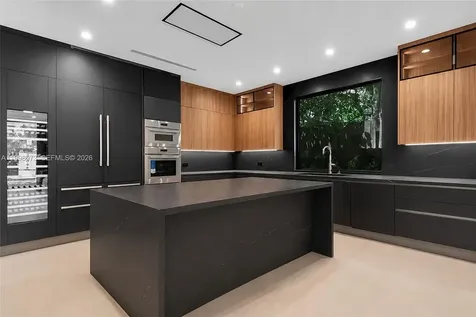 3983 Kumquat Avenue Miami FL 33133