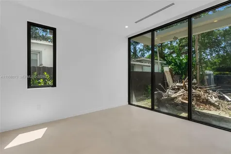 3983 Kumquat Avenue Miami FL 33133