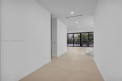 3983 Kumquat Avenue Miami FL 33133