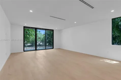 3983 Kumquat Avenue Miami FL 33133