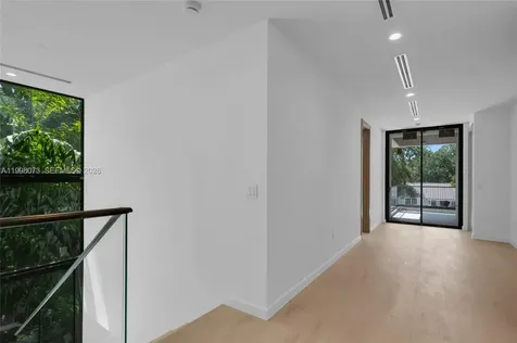 3983 Kumquat Avenue Miami FL 33133