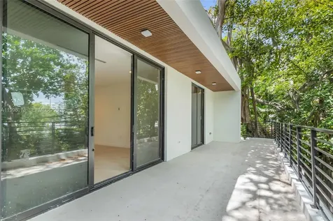 3983 Kumquat Avenue Miami FL 33133