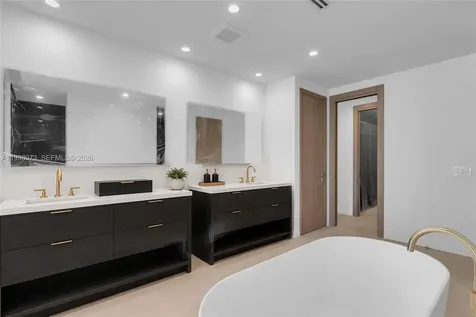 3983 Kumquat Avenue Miami FL 33133