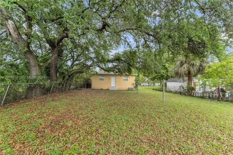 2231 NW 74th Street Miami FL 33147