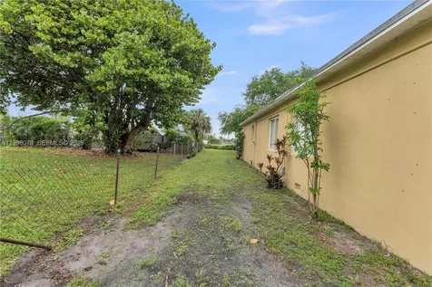 2231 NW 74th Street Miami FL 33147