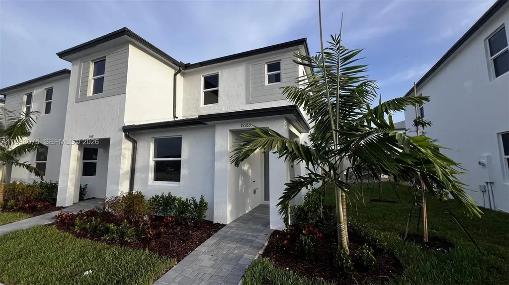 15583 SW 277 Miami FL 33032