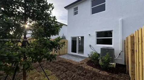 15583 SW 277 Miami FL 33032
