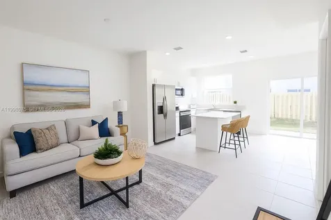 15583 SW 277 Miami FL 33032
