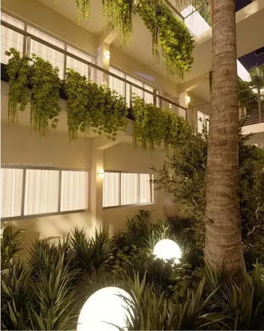 250 Collins Avenue Miami Beach FL 33139