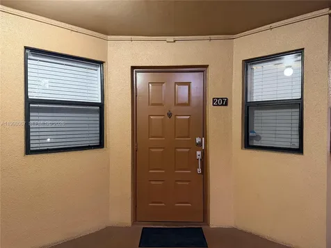 15405 N Miami Lakeway N Miami Lakes FL 33014