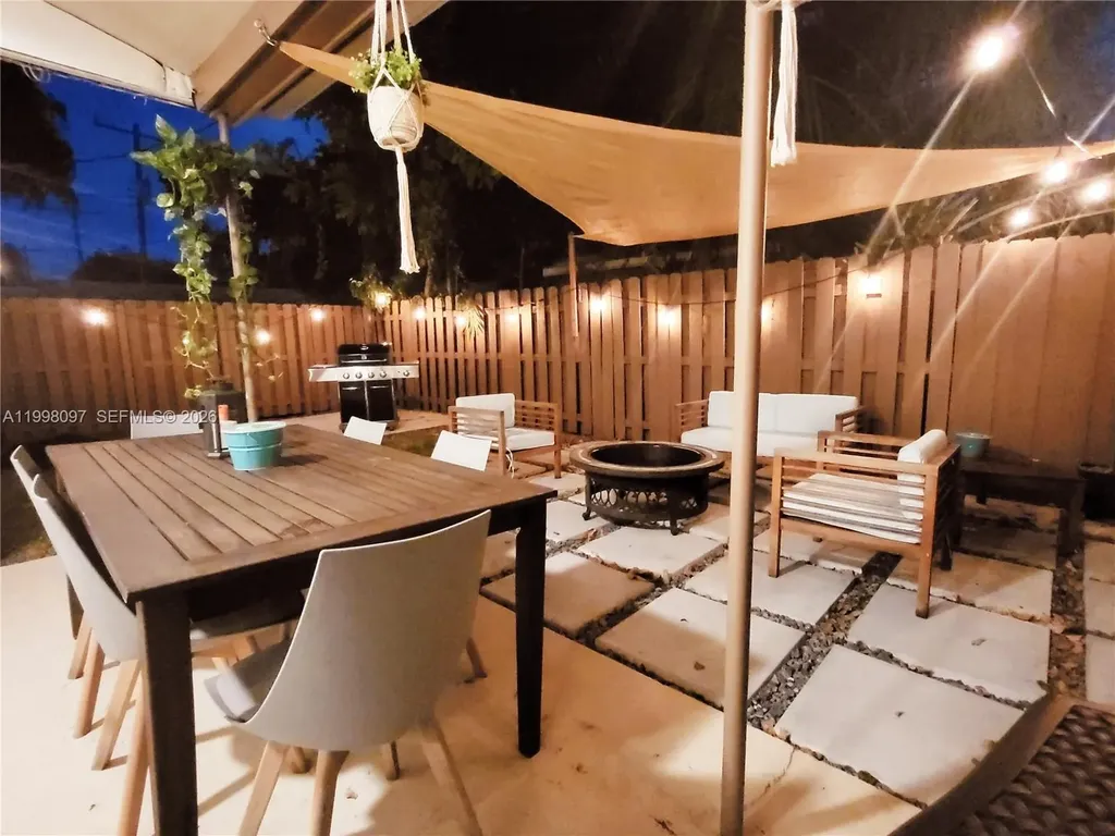 20 SE 13th Terrace Dania Beach FL 33004