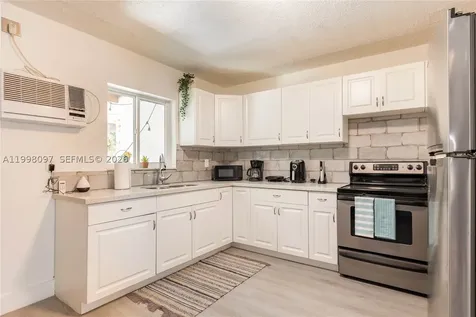 20 SE 13th Terrace Dania Beach FL 33004