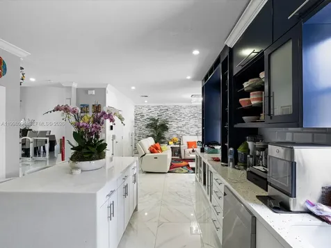 10872 NW 51st Lane Doral FL 33178