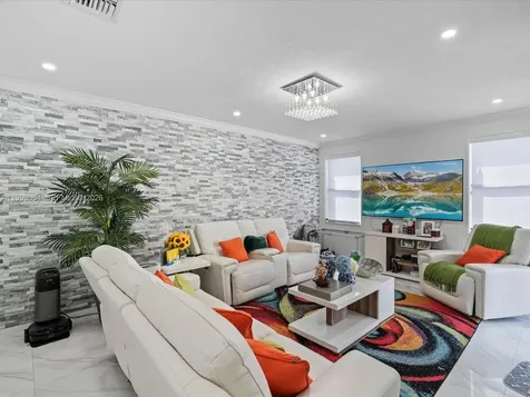 10872 NW 51st Lane Doral FL 33178