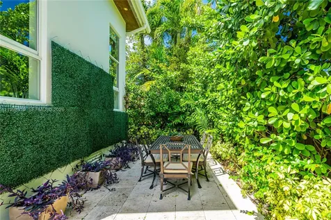 435 Hampton Lane Key Biscayne FL 33149