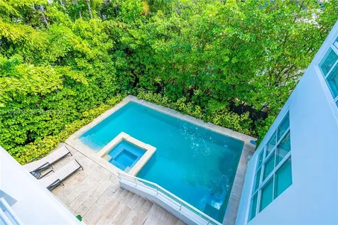 435 Hampton Lane Key Biscayne FL 33149