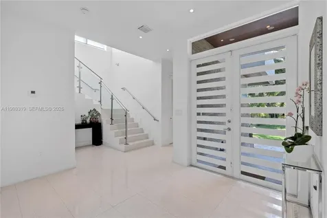 435 Hampton Lane Key Biscayne FL 33149