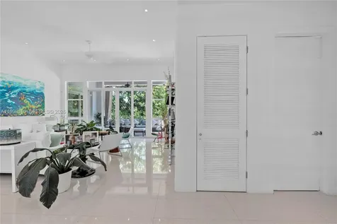 435 Hampton Lane Key Biscayne FL 33149