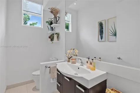 435 Hampton Lane Key Biscayne FL 33149