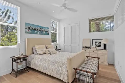 435 Hampton Lane Key Biscayne FL 33149