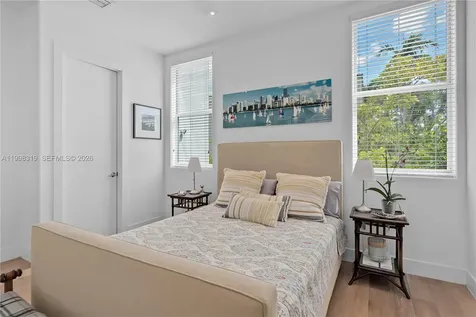 435 Hampton Lane Key Biscayne FL 33149