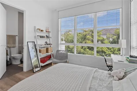435 Hampton Lane Key Biscayne FL 33149