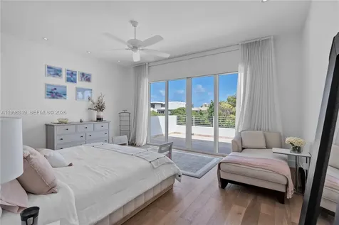 435 Hampton Lane Key Biscayne FL 33149