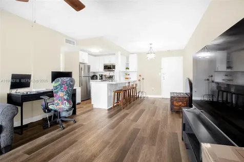 9682 Fontainebleau Boulevard Miami FL 33172