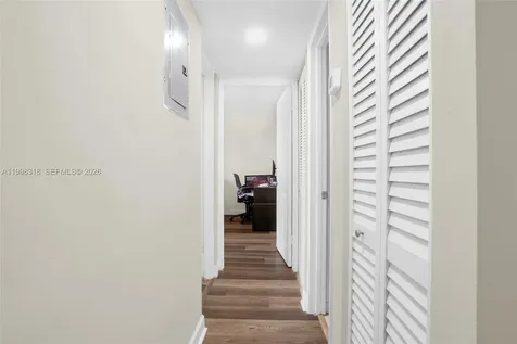 9682 Fontainebleau Boulevard Miami FL 33172