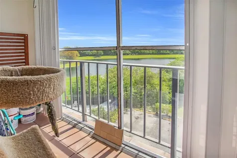 9682 Fontainebleau Boulevard Miami FL 33172