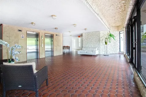 9682 Fontainebleau Boulevard Miami FL 33172