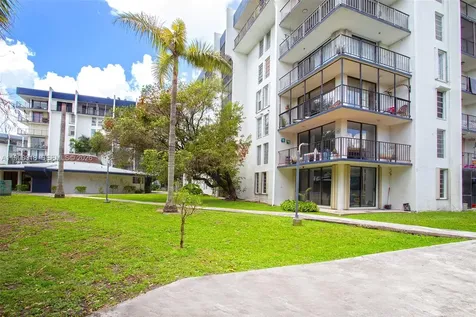 9682 Fontainebleau Boulevard Miami FL 33172